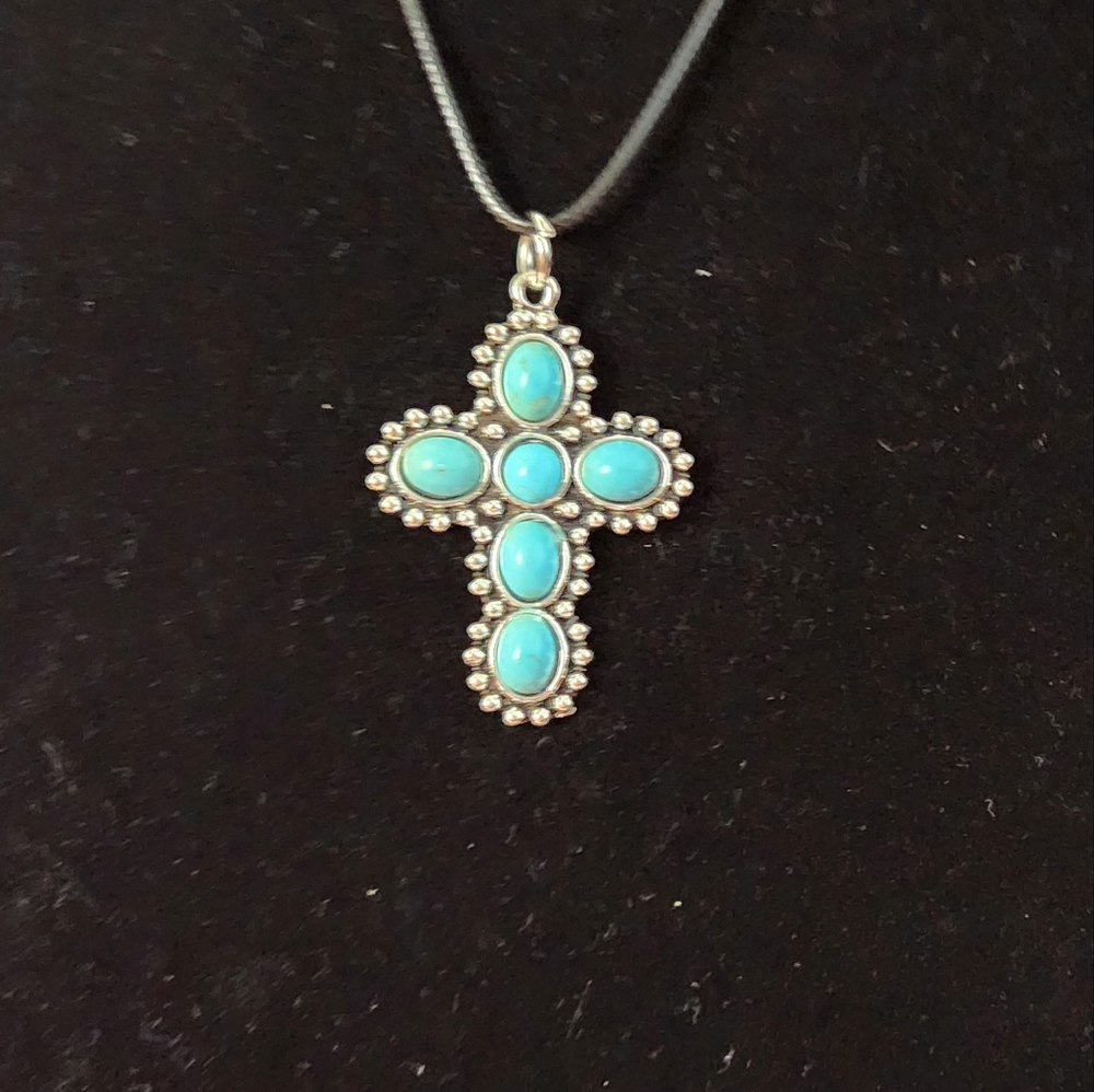 - Unique statement necklace NWOT! (G29)